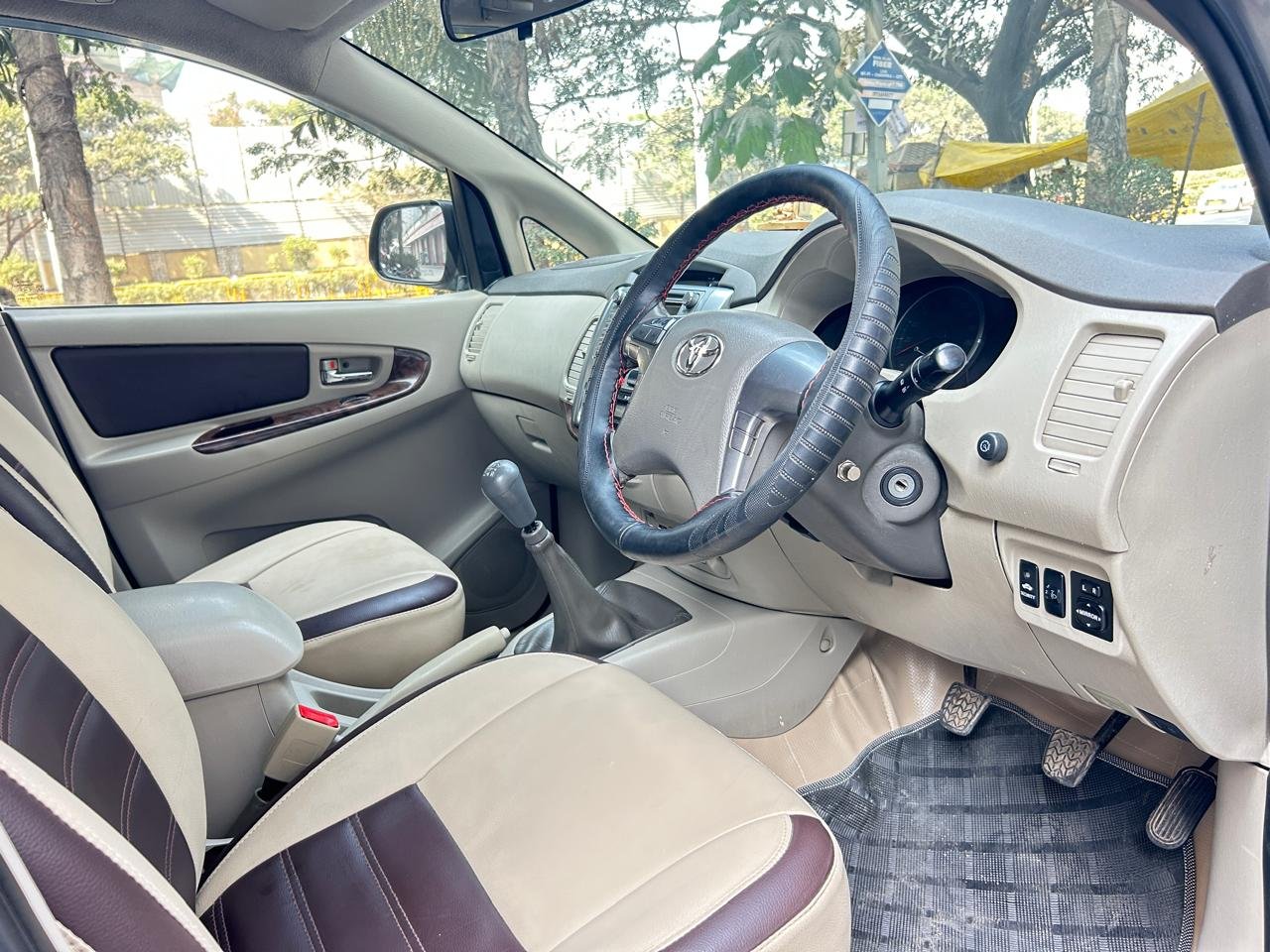 Innova 2.5 V